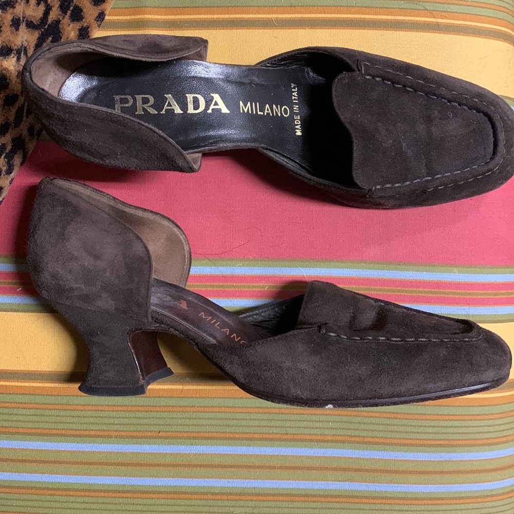 🤎Y2K Vintage chocolate brown kitten heel suede Prada shoes!🤎